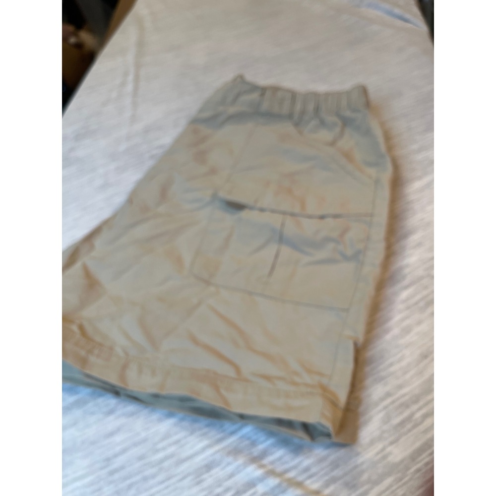 LL Bean Women's Khaki Cargo Shorts Elastic Waist Casual Outdoor Size XL - Picture 4 of 5